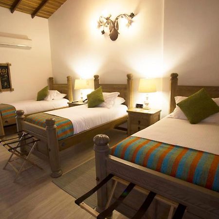 Ara Meru Lodge Canaima Exterior photo