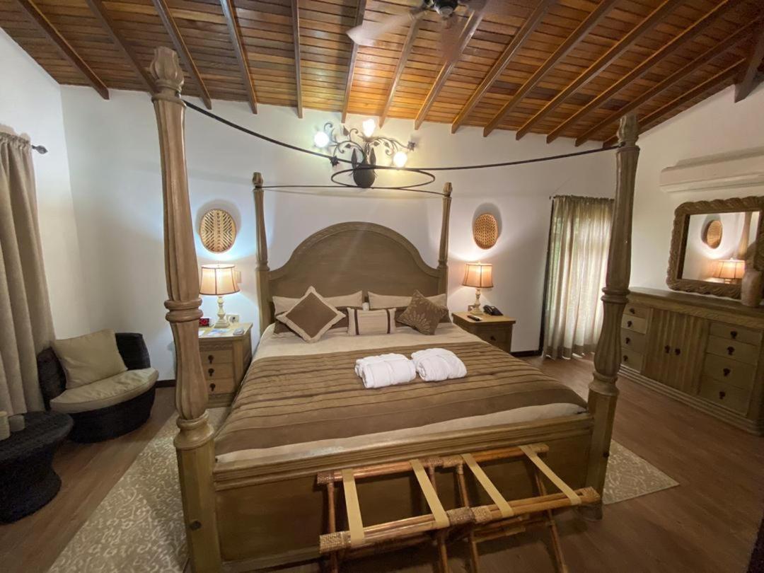 Ara Meru Lodge Canaima Exterior photo