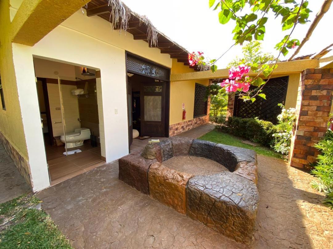 Ara Meru Lodge Canaima Exterior photo