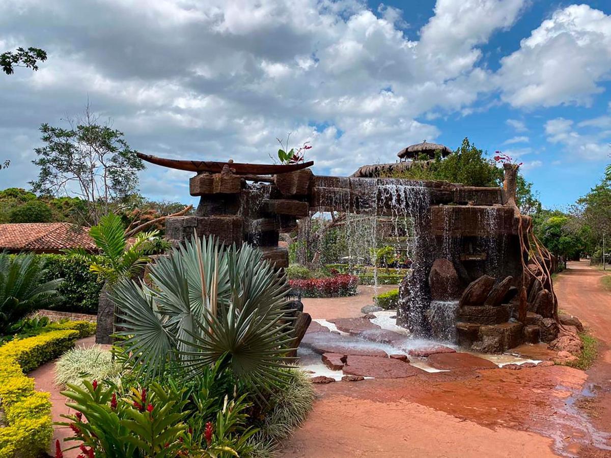 Ara Meru Lodge Canaima Exterior photo