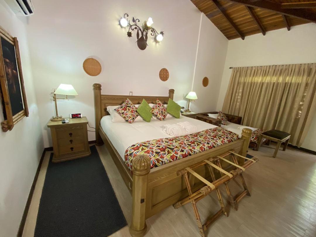 Ara Meru Lodge Canaima Exterior photo